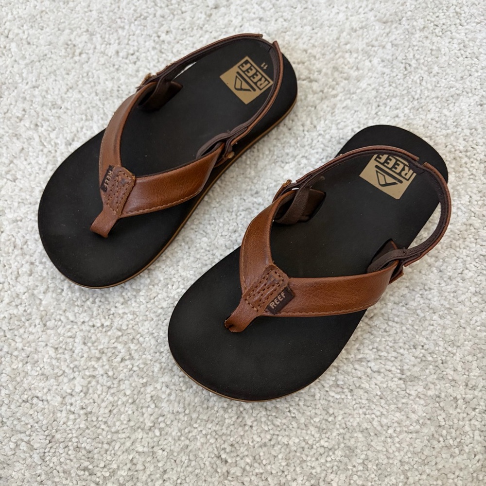 Reef - toddler sandals sz11